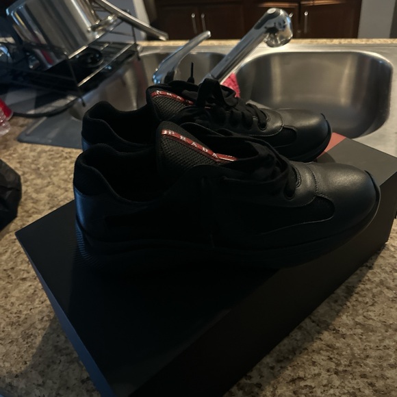 Prada shoes 9 men - Picture 2 of 7